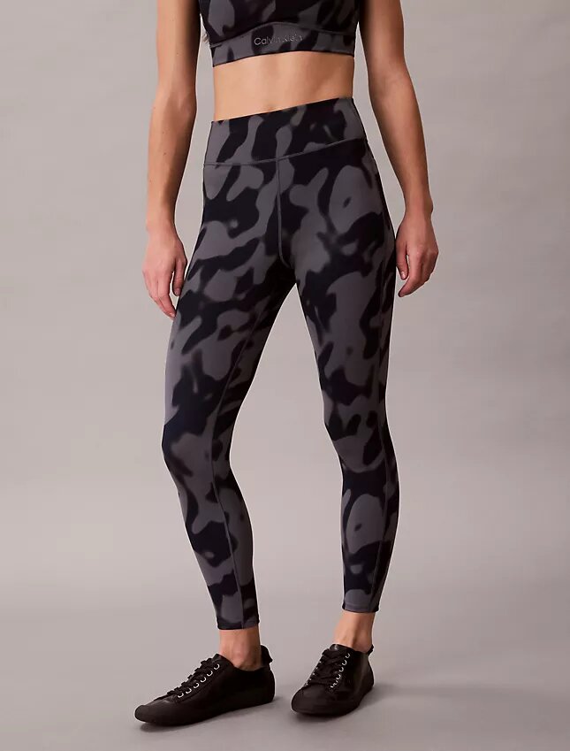 Mjuka sportleggings med abstrakt tryck och 7/8-längd Mjuka sportleggings med abstrakt tryck och 7/8-längd