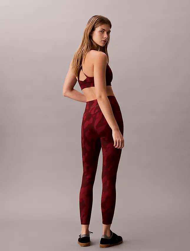 Mjuka sportleggings med abstrakt tryck och 7/8-längd Mjuka sportleggings med abstrakt tryck och 7/8-längd