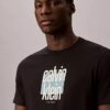 Modern Calvin Klein-T-shirt med grafiskt logo Modern Calvin Klein-T-shirt med grafiskt logo