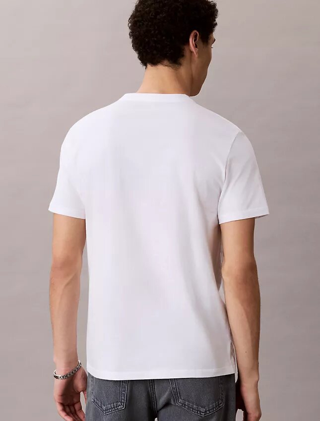 Modern Calvin Klein-T-shirt med grafiskt logo Modern Calvin Klein-T-shirt med grafiskt logo
