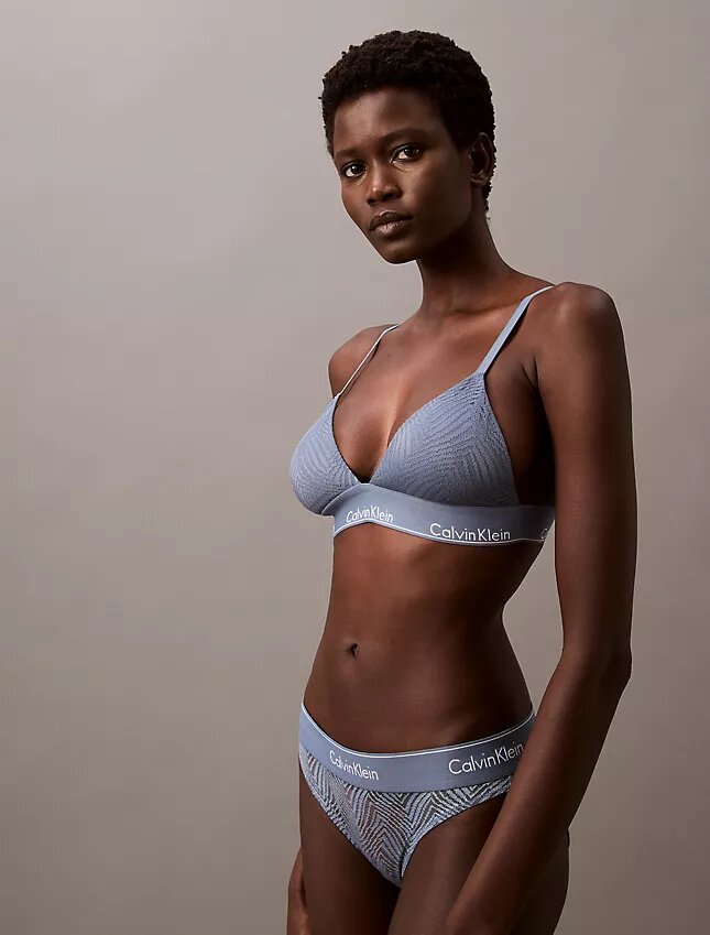 Modern spets, lätt fodrad triangel-Bralette Modern spets, lätt fodrad triangel-Bralette