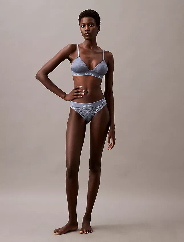 Modern spets, lätt fodrad triangel-Bralette Modern spets, lätt fodrad triangel-Bralette