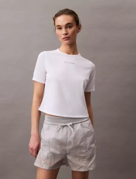 Modern sport-T-shirt med rund hals Modern sport-T-shirt med rund hals