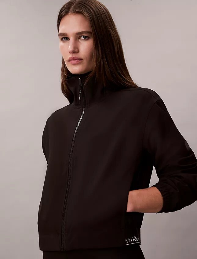 Modern sportig vindjacka Modern sportig vindjacka
