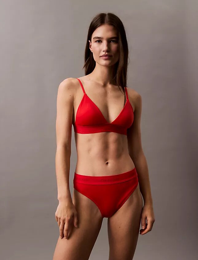 Modern triangel-bikini-toppar med logotyp Modern triangel-bikini-toppar med logotyp