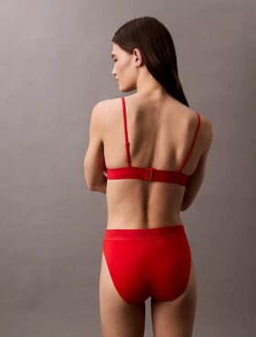 Modern triangel-bikini-toppar med logotyp