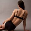 Moderna bikini-underdel med logotyp