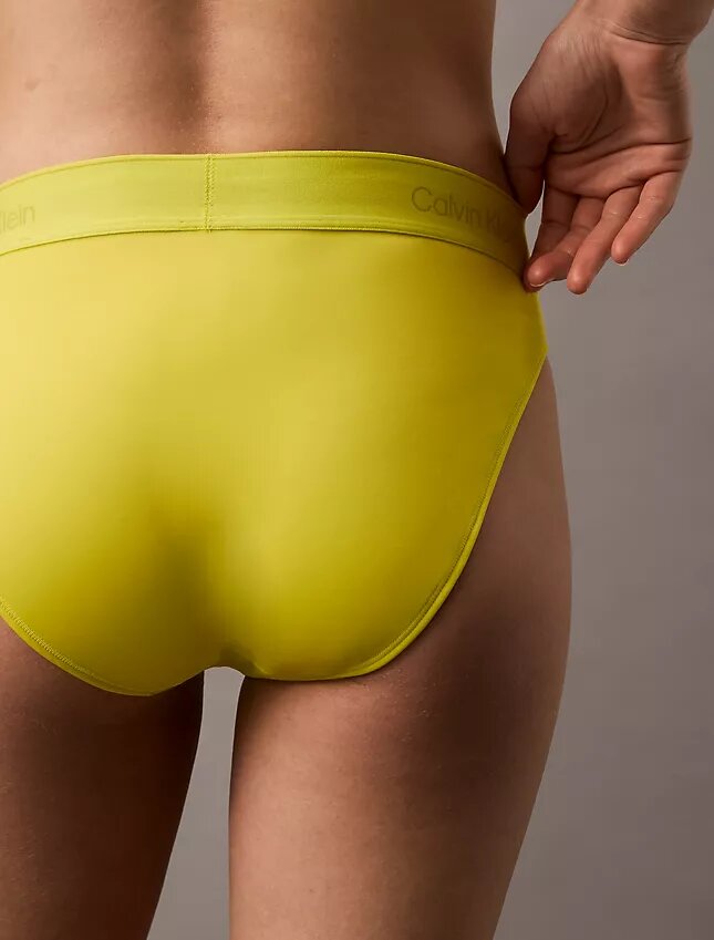 Moderna bikini-underdelar med logotyp Moderna bikini-underdelar med logotyp