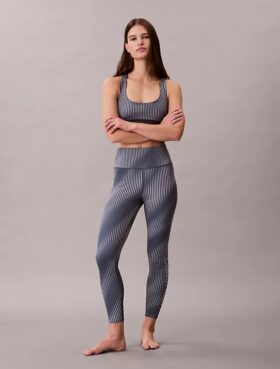 Moderna sportiga leggings med hög midja och 7/8-längd Moderna sportiga leggings med hög midja och 7/8-längd