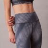 Moderna sportiga leggings med hög midja och 7/8-längd Moderna sportiga leggings med hög midja och 7/8-längd