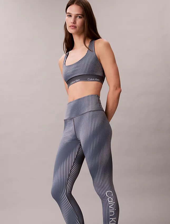 Moderna sportiga leggings med hög midja och 7/8-längd Moderna sportiga leggings med hög midja och 7/8-längd