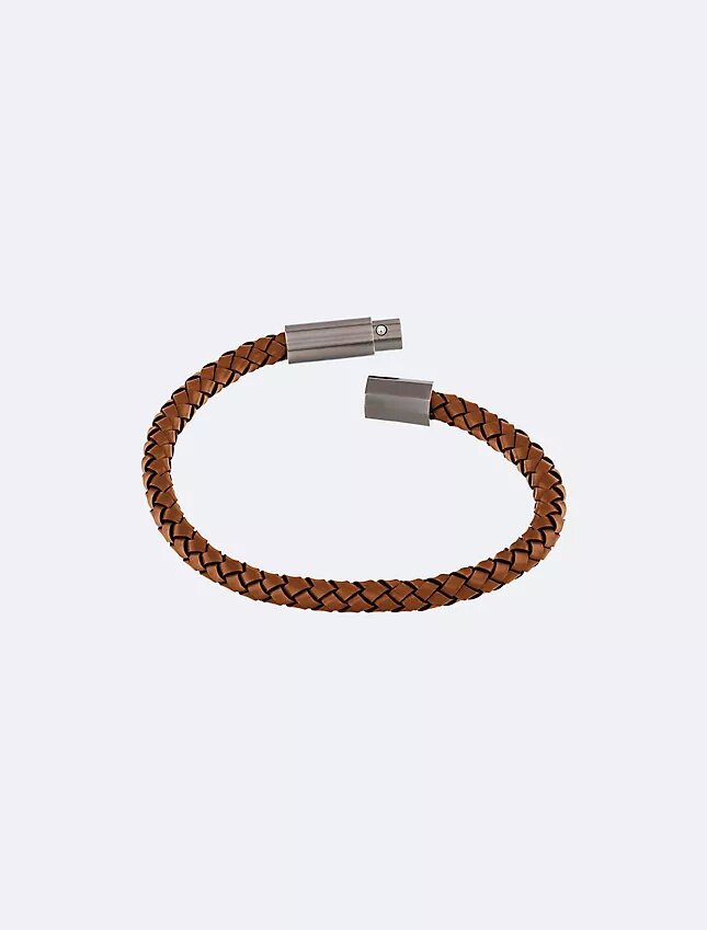 Modernt flätat armband Modernt flätat armband