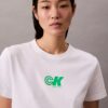 Monogram-logotyp, grafisk, smal T-shirt Monogram-logotyp, grafisk, smal T-shirt
