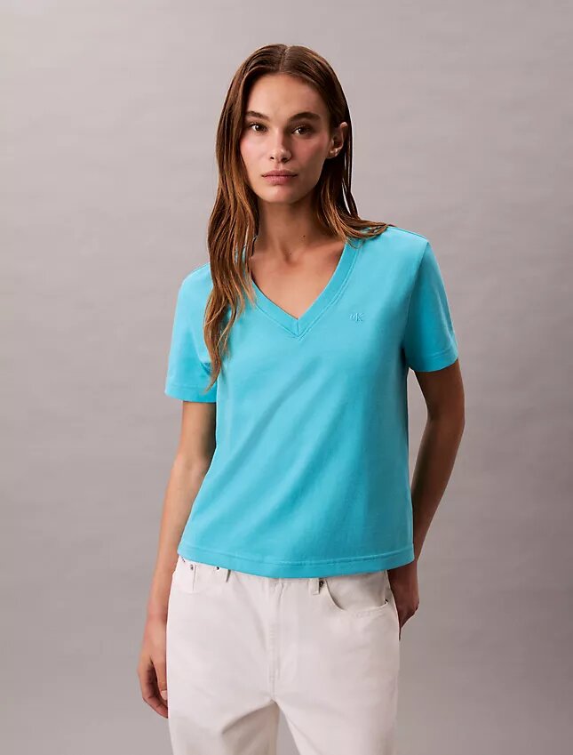 Monogram-T-shirt med V-ringning Monogram-T-shirt med V-ringning