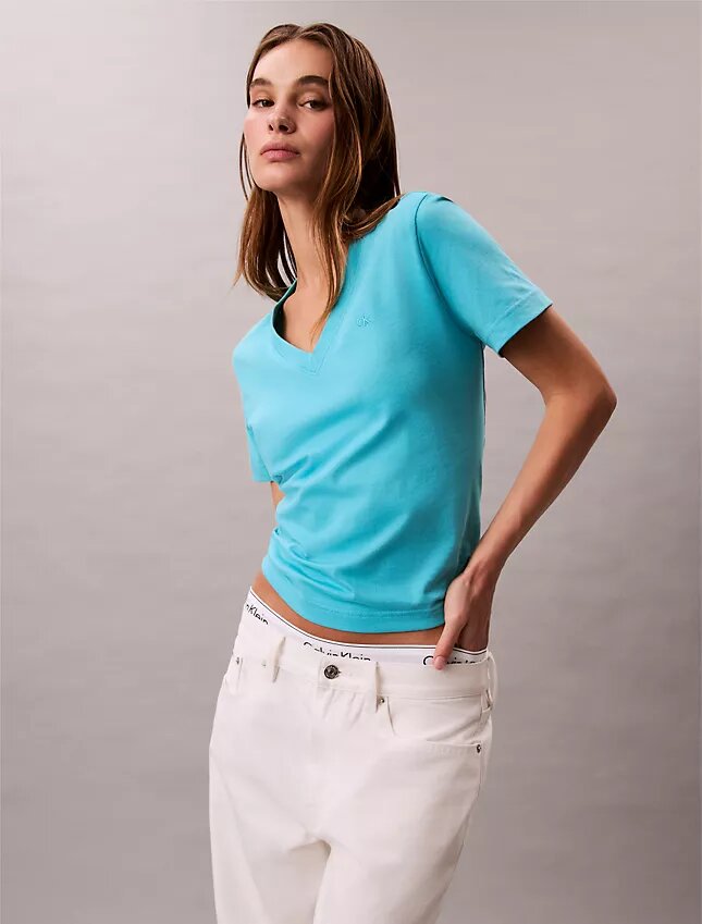 Monogram-T-shirt med V-ringning Monogram-T-shirt med V-ringning