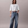 Monologo kort T-shirt med boxig silhuett Monologo kort T-shirt med boxig silhuett