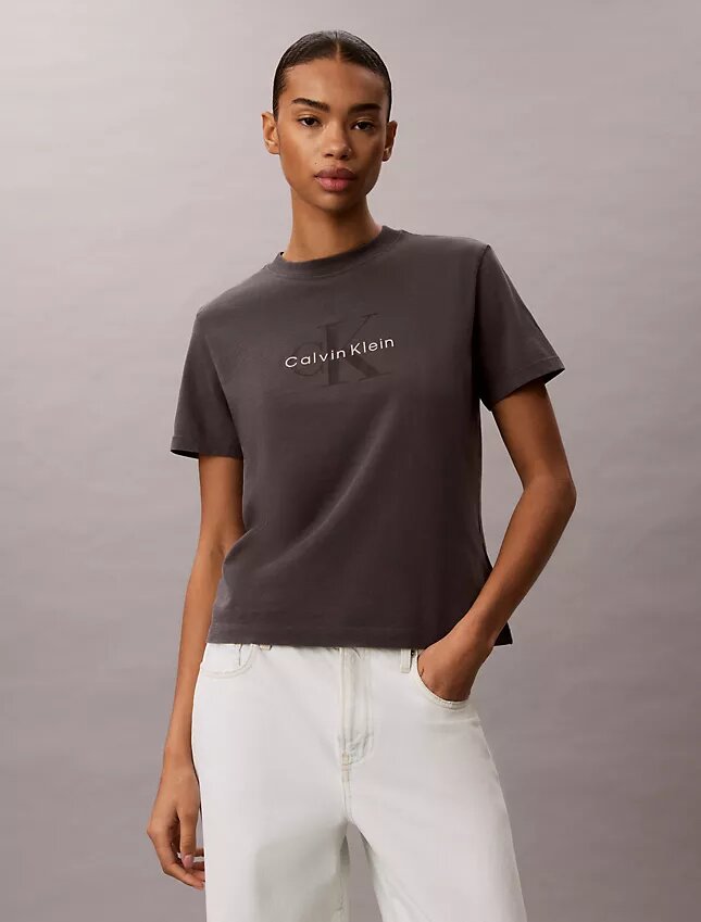 Monologo-T-shirt med syratvätt Monologo-T-shirt med syratvätt