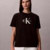 Monologo-T-shirt med syratvätt Monologo-T-shirt med syratvätt