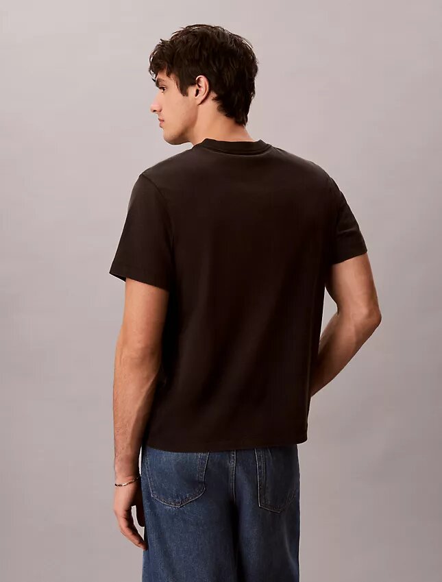 Monologo-T-shirt med syratvätt Monologo-T-shirt med syratvätt
