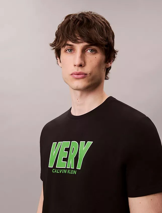 Mycket grafisk, avslappnad T-shirt Mycket grafisk, avslappnad T-shirt