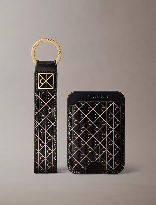 Nyckelring och kortfodral med Monogram-mönster över hela ytan Nyckelring och kortfodral med Monogram-mönster över hela ytan