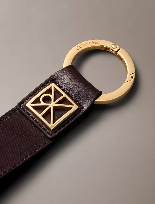 Nyckelring och kortfodral med Monogram-mönster över hela ytan Nyckelring och kortfodral med Monogram-mönster över hela ytan