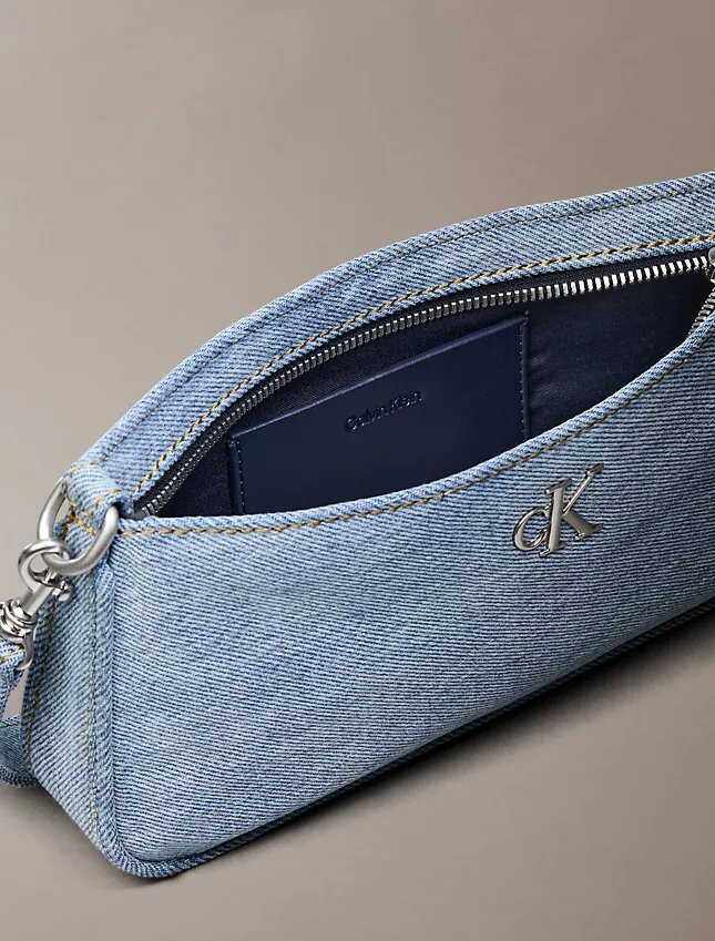Omvandlingsbar axelväska i Denim med logotyp Omvandlingsbar axelväska i Denim med logotyp