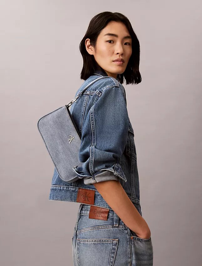 Omvandlingsbar axelväska i Denim med logotyp Omvandlingsbar axelväska i Denim med logotyp