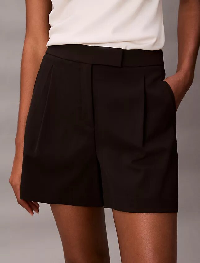 Plisserade skräddarsydda shorts Plisserade skräddarsydda shorts
