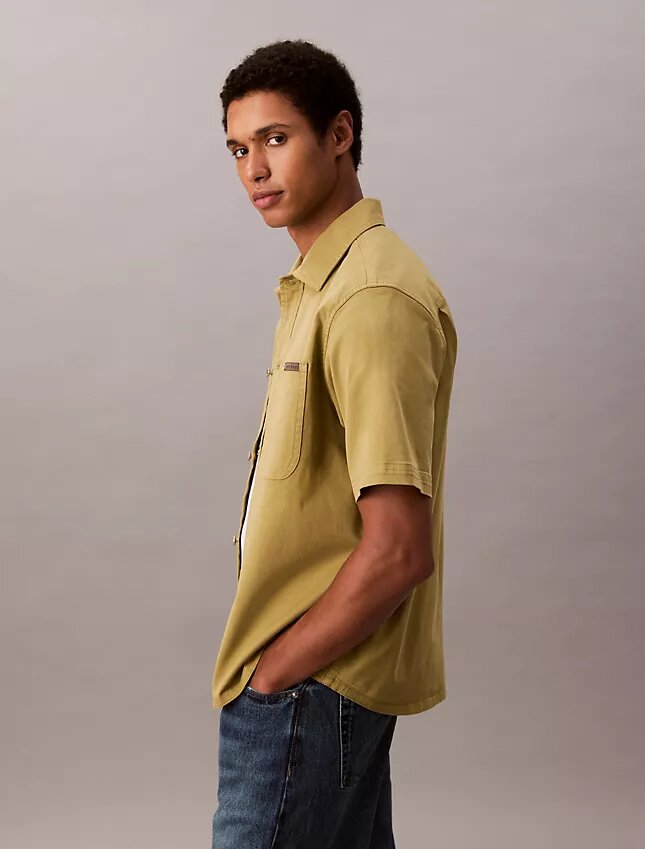 Praktisk, avslappnad Utility Shirt med knappar Praktisk, avslappnad Utility Shirt med knappar