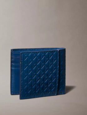 Präglad bifold-plånbok med Monogram-mönster över hela ytan och myntficka Präglad bifold-plånbok med Monogram-mönster över hela ytan och myntficka