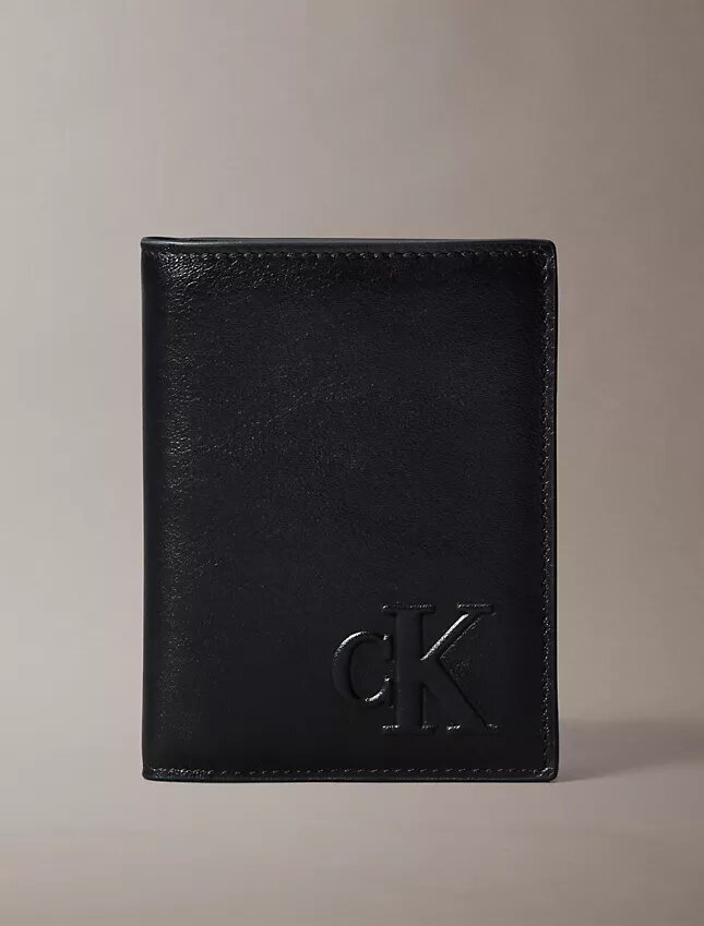 Präglad bifold-plånbok med myntficka Präglad bifold-plånbok med myntficka