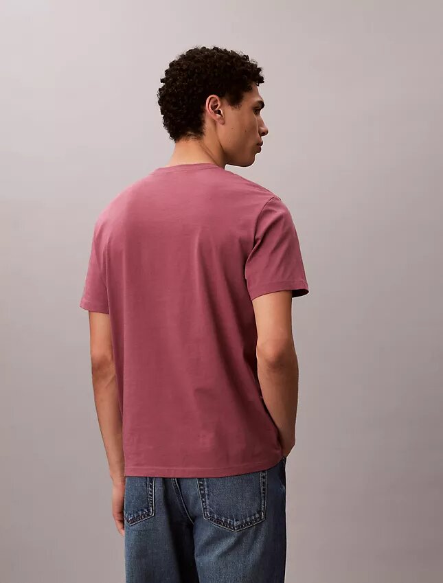 Präglad Monogram-T-shirt i klassisk stil Präglad Monogram-T-shirt i klassisk stil