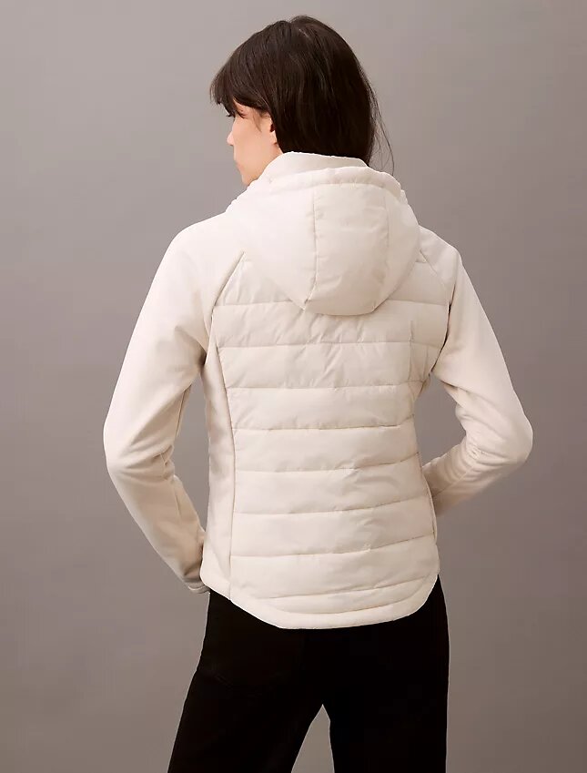 Pufferjacka i blandade material Pufferjacka i blandade material