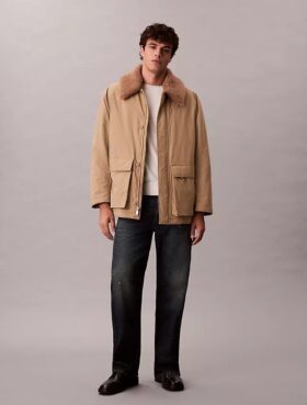 Pufferjacka med sherpakrage