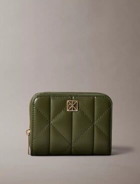 Quiltad plånbok med logotyp och dragkedja Quiltad plånbok med logotyp och dragkedja