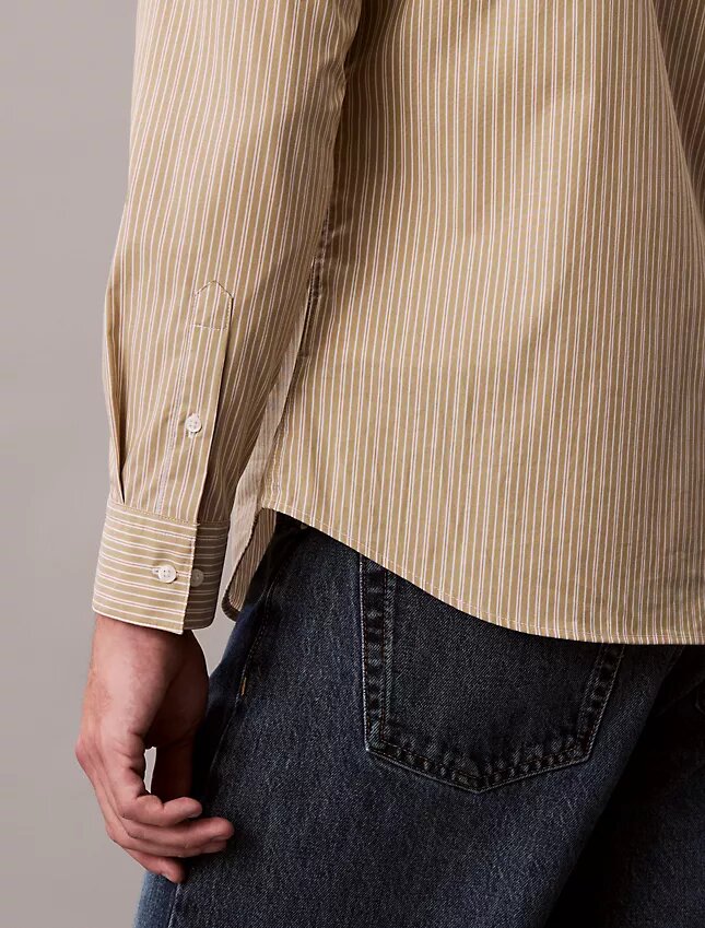 Randig slim fit-skjorta med knappar Randig slim fit-skjorta med knappar