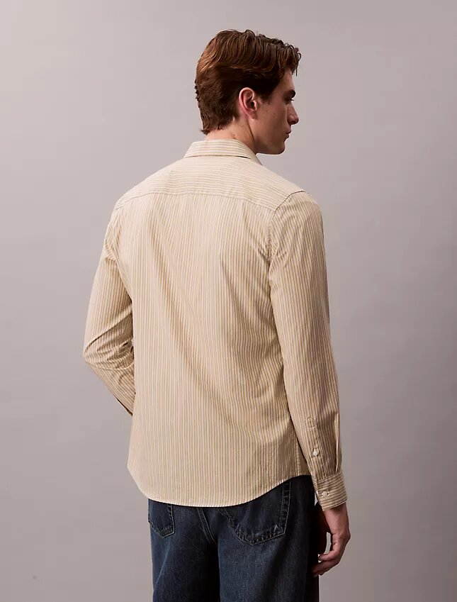 Randig slim fit-skjorta med knappar Randig slim fit-skjorta med knappar