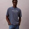 Randig T-shirt med logotyp Randig T-shirt med logotyp