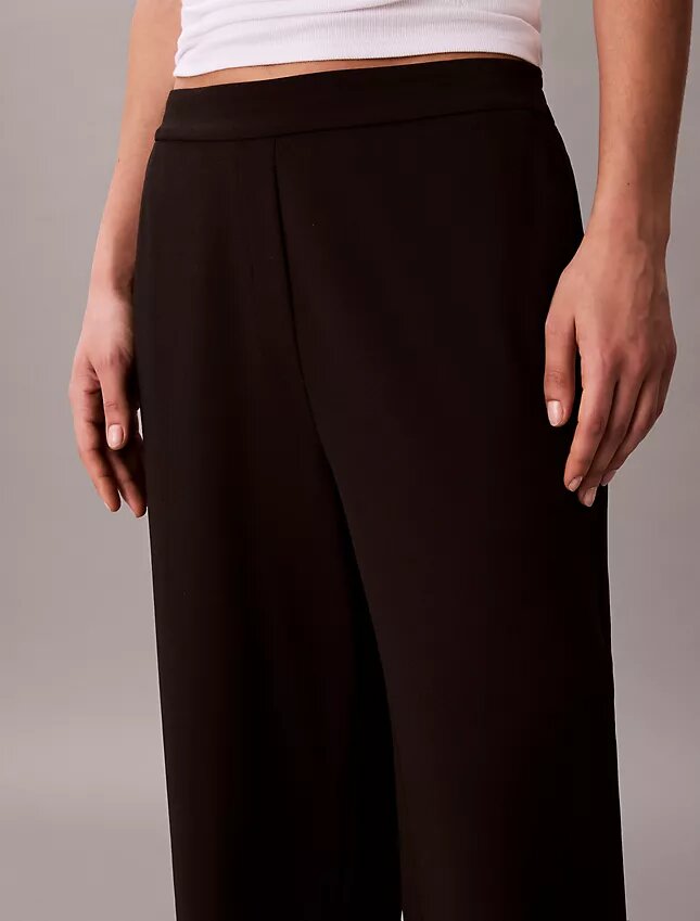 Resebyxor i stretchkrepp Resebyxor i stretchkrepp