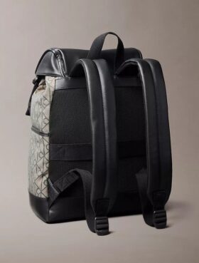 Ryggsäck med emblem i jacquard