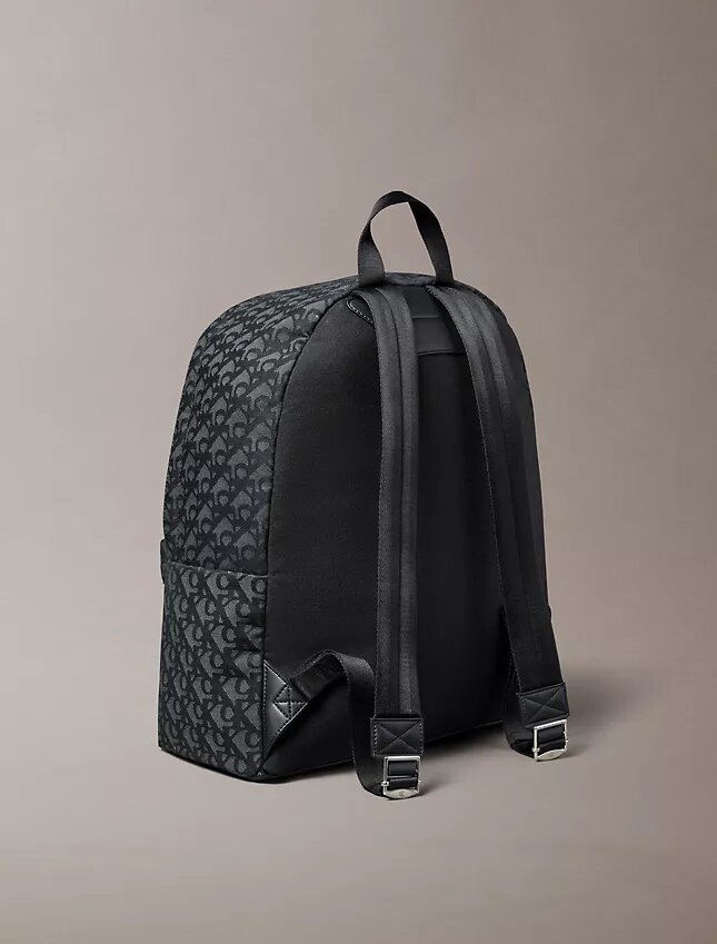 Ryggsäck med Monogram-logotyp över hela ytan Ryggsäck med Monogram-logotyp över hela ytan