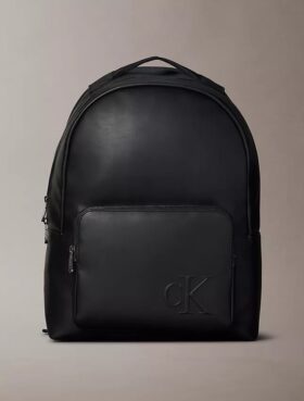 Ryggsäck med präglat Monogram