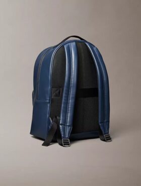 Ryggsäck med präglat Monogram