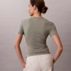 Rynkad T-shirt med smal passform Rynkad T-shirt med smal passform