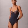 Sensuell bodysuit i stretchspets Sensuell bodysuit i stretchspets