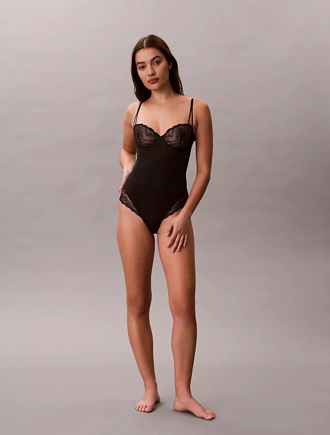 Sensuell bodysuit i stretchspets Sensuell bodysuit i stretchspets