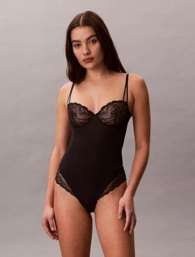 Sensuell bodysuit i stretchspets