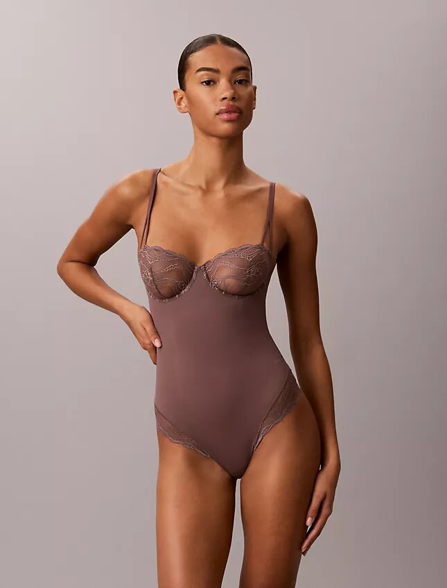 Sensuell bodysuit i stretchspets Sensuell bodysuit i stretchspets