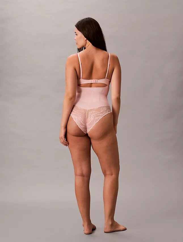 Sensuell bodysuit i stretchspets Sensuell bodysuit i stretchspets